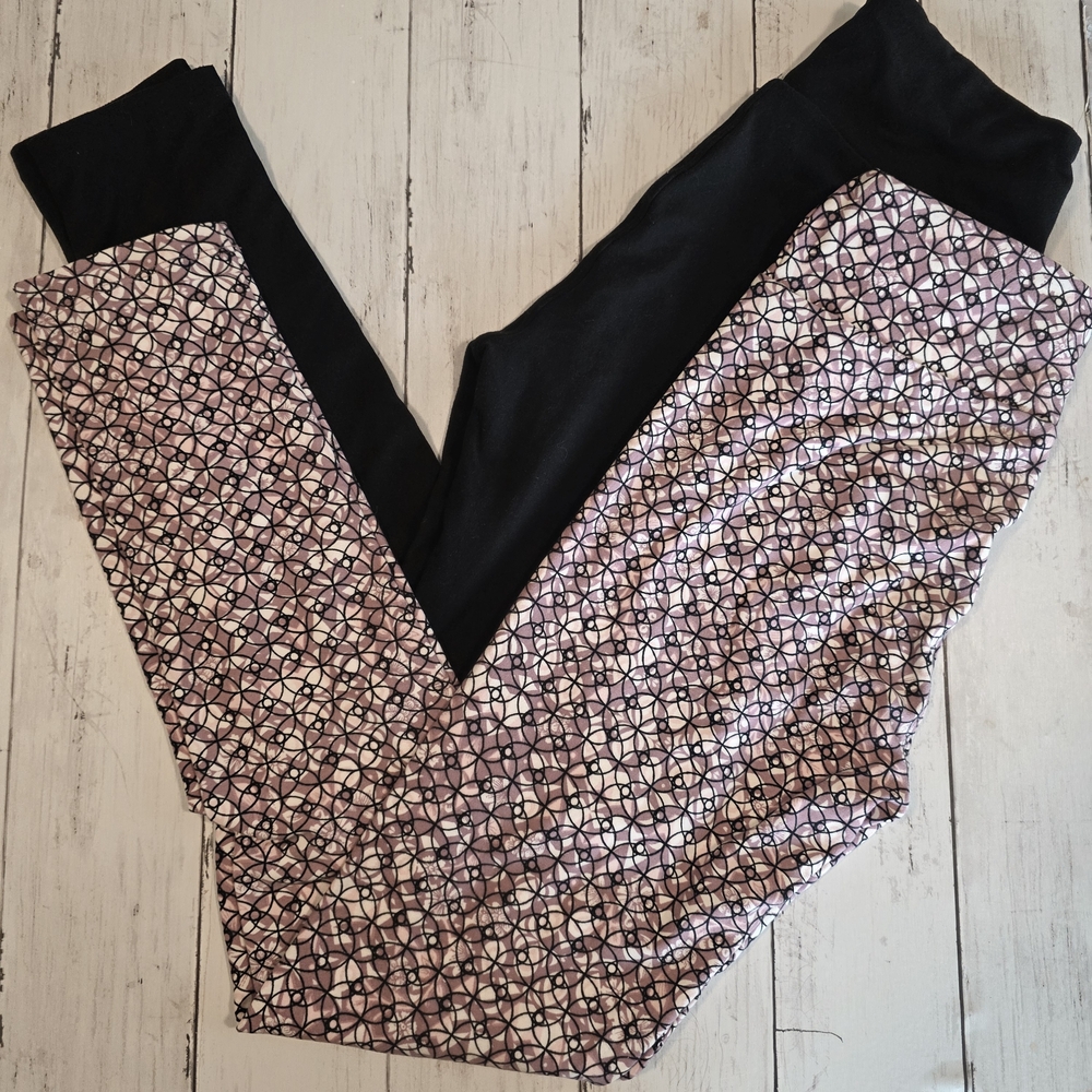 Patterned Pink & Black Leggings